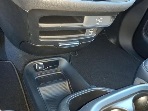 New 2026 Chrysler Pacifica Select image 19