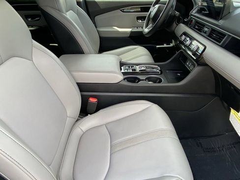 Used 2025 Honda Pilot EX-L image 16