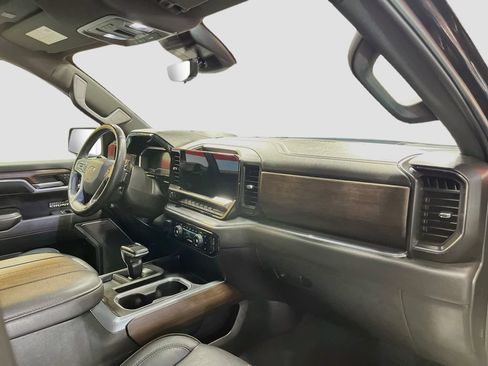 Used 2025 Chevrolet Silverado 1500 High Country w/ Midnight Edition AWD/4WD image 30