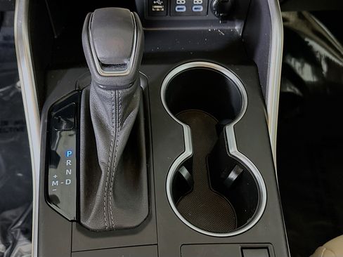 Used 2023 Toyota Highlander XLE image 21