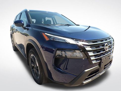 Used 2024 Nissan Rogue SV w/ SV Premium Package AWD/4WD image 6