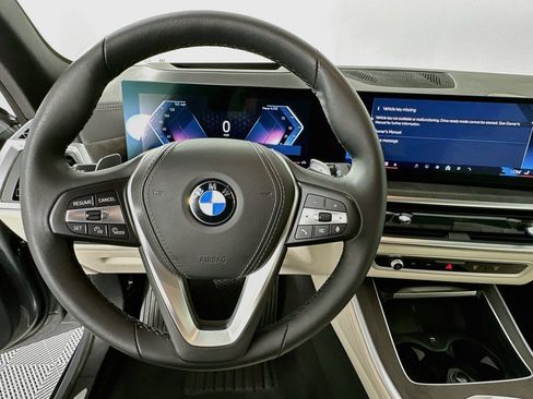 Used 2024 BMW X5 xDrive40i w/ Premium Package AWD/4WD image 11