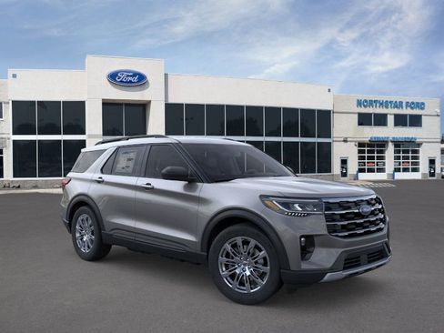 Used 2026 Ford Explorer Active w/ Active Comfort Package AWD/4WD image 7