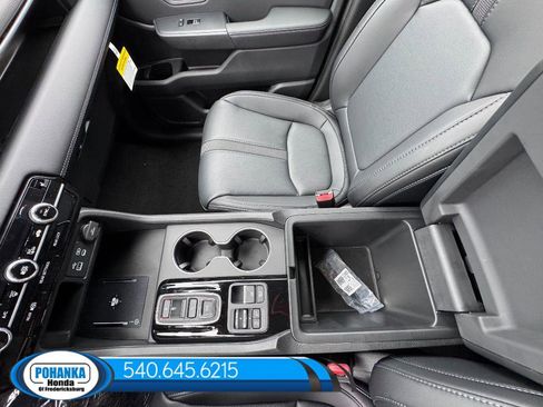 New 2025 Honda Pilot Touring image 31