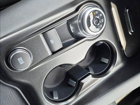 Used 2025 Ford Explorer Active w/ Active Comfort Package RWD image 11