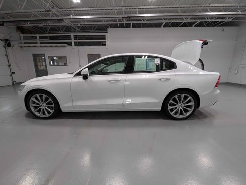 Used 2020 Volvo S60 T6 Momentum w/ Protection Package Premier AWD/4WD image 12