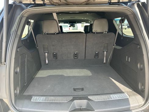 Used 2024 Chevrolet Suburban RST RWD image 7