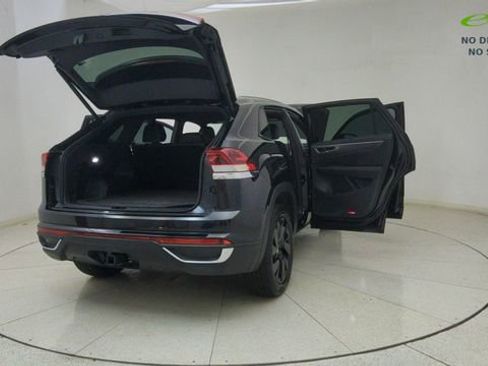 Used 2024 Volkswagen Atlas Cross Sport SE w/ Black Wheel Package image 70