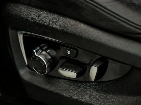 Used 2019 Cadillac Escalade ESV Platinum image 19