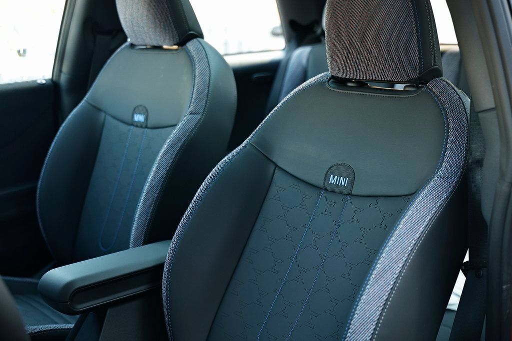 New 2026 MINI Cooper 2-Door Hardtop FWD image 23