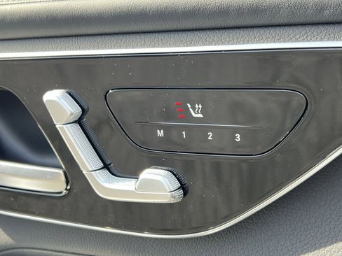 Certified 2025 Mercedes-Benz GLC 300 4MATIC image 33