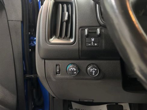 Used 2020 Chevrolet Colorado ZR2 w/ ZR2 Dusk Special Edition AWD/4WD image 16