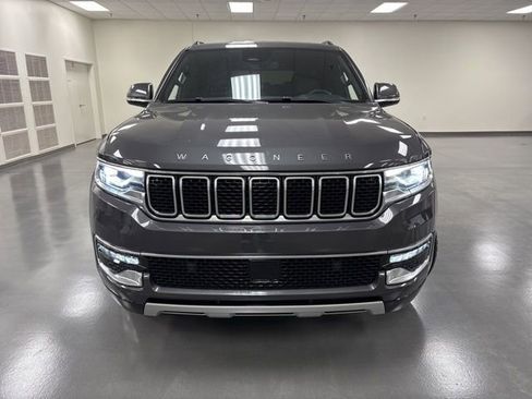 Used 2022 Jeep Wagoneer Series II image 2