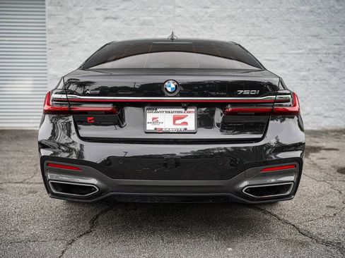 Used 2022 BMW 750i xDrive w/ Executive Package AWD/4WD image 14