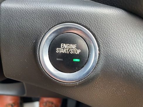 Used 2022 GMC Terrain SLT w/ Tech Package FWD image 22