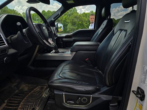 Used 2015 Ford F150 Platinum w/ Equipment Group 701A Luxury AWD/4WD image 16