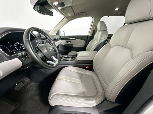 Used 2025 Honda Pilot EX-L image 13