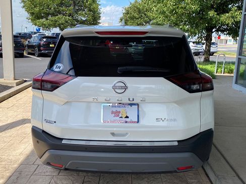 Certified 2023 Nissan Rogue SV w/ SV Premium B Package AWD/4WD image 6