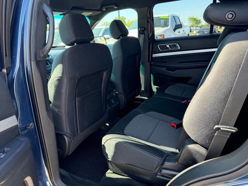 Used 2016 Ford Explorer XLT AWD/4WD image 11