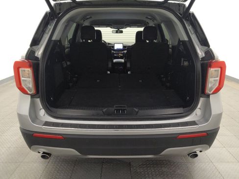 Used 2021 Ford Explorer Limited w/ Equipment Group 301A AWD/4WD image 29