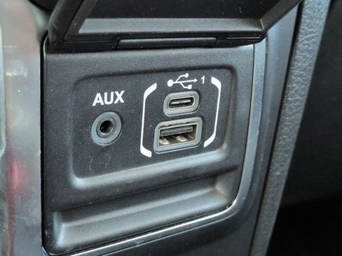 Used 2024 Jeep Wrangler Unlimited w/ Convenience Group AWD/4WD image 19