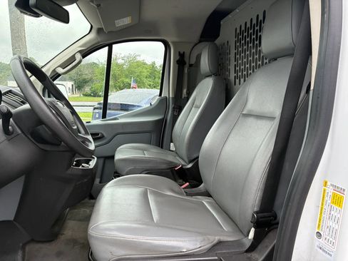 Used 2019 Ford Transit 250 130 Low Roof RWD image 5