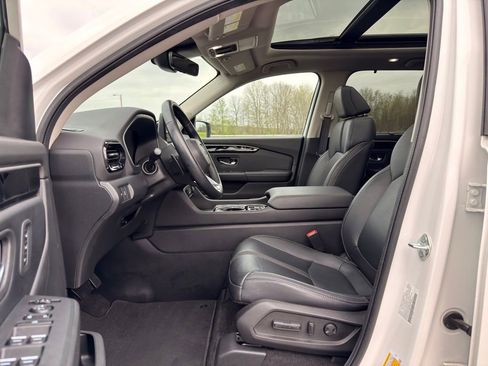 Used 2024 Honda Pilot Touring image 16