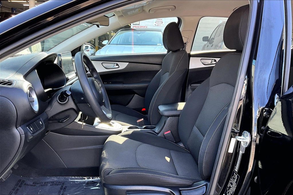 Used 2023 Kia Forte LXS FWD image 16