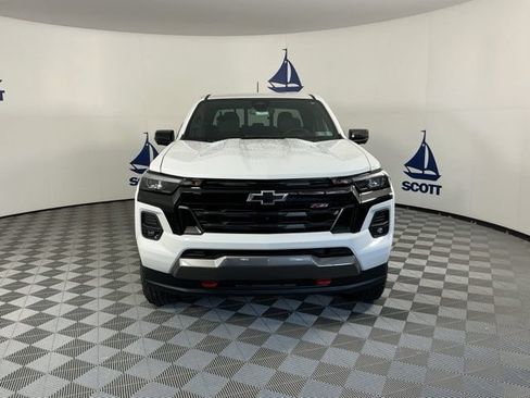 Used 2023 Chevrolet Colorado Z71 w/ Z71 Convenience Package 2 AWD/4WD image 2