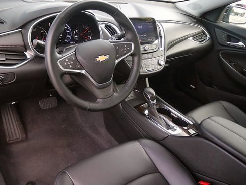 Used 2023 Chevrolet Malibu LT image 11