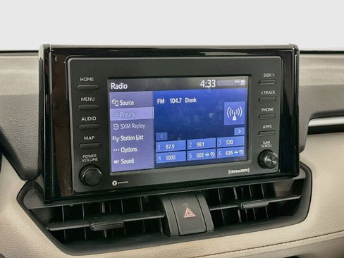 Used 2020 Toyota RAV4 XLE w/ Convenience Package FWD image 21