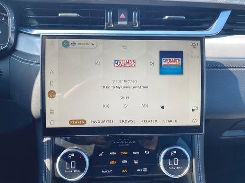 Used 2024 Jaguar F-PACE R-Dynamic S image 13