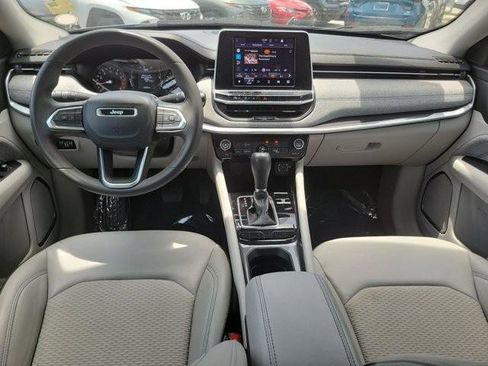 Used 2022 Jeep Compass Latitude FWD image 15