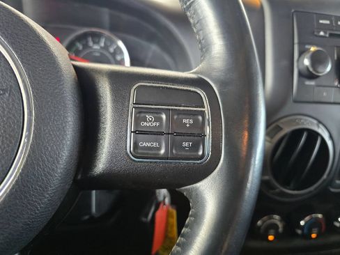 Used 2018 Jeep Wrangler Unlimited Sport S AWD/4WD image 15