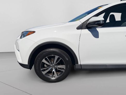Used 2018 Toyota RAV4 XLE AWD/4WD image 19