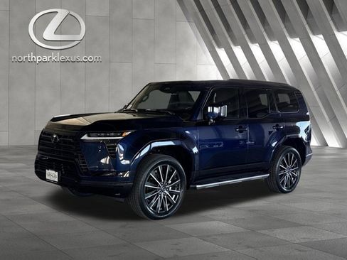 Certified 2024 Lexus GX 550 w/ Accessory Package (Z1) image 2