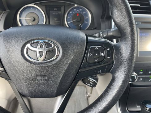 Used 2016 Toyota Camry LE image 26