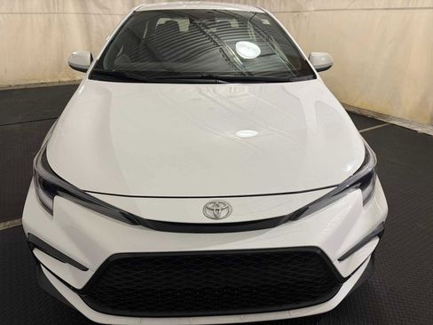 Certified 2023 Toyota Corolla SE image 3