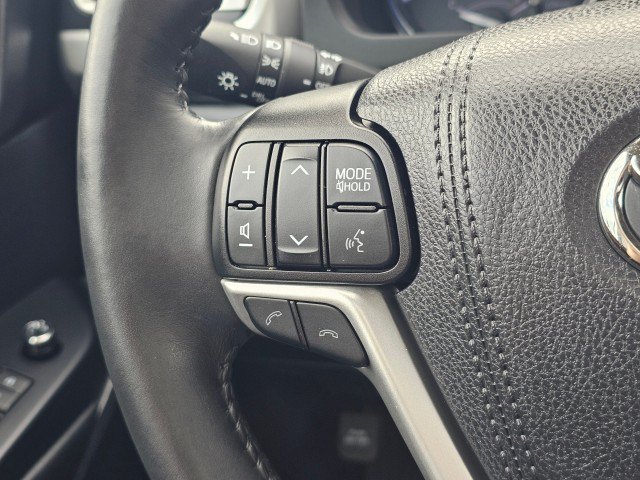 Used 2019 Toyota Highlander XLE AWD/4WD image 34