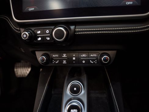 Used 2020 Ferrari Portofino RWD image 49