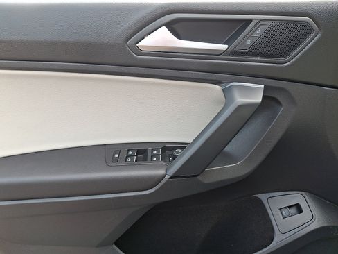 Used 2019 Volkswagen Tiguan S AWD/4WD image 11