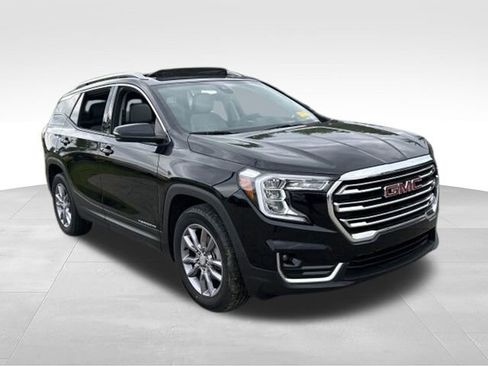 Used 2023 GMC Terrain SLT w/ Infotainment Package II AWD/4WD image 4