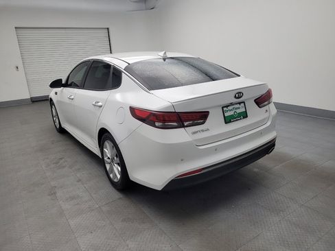 Used 2018 Kia Optima S image 5