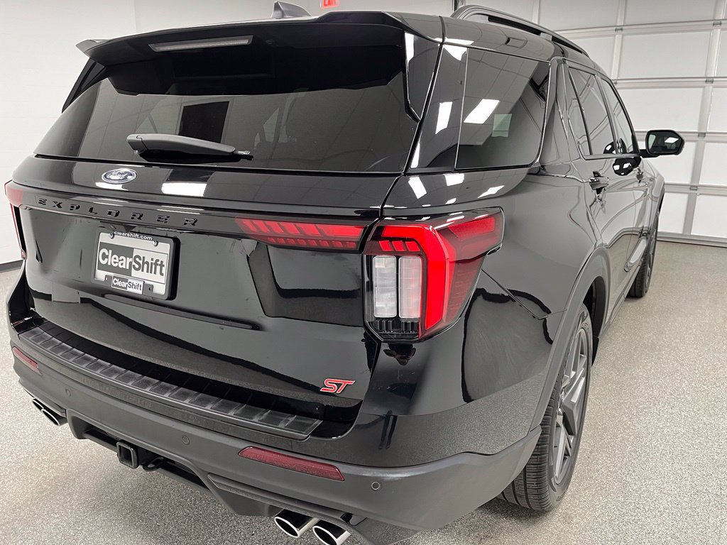 Used 2025 Ford Explorer ST AWD/4WD image 10