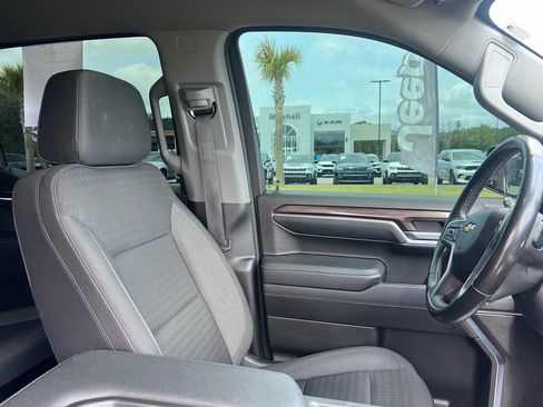 Used 2022 Chevrolet Silverado 1500 LT AWD/4WD image 18