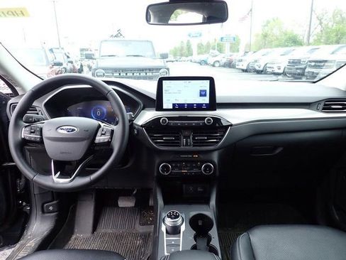 Used 2022 Ford Escape Titanium AWD/4WD image 13