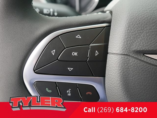 New 2027 Chrysler Pacifica Select FWD image 25