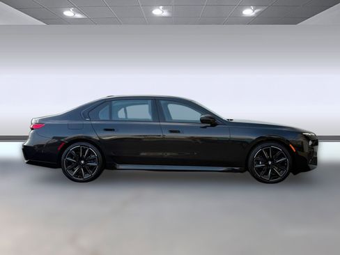 Used 2026 BMW 740i RWD image 8