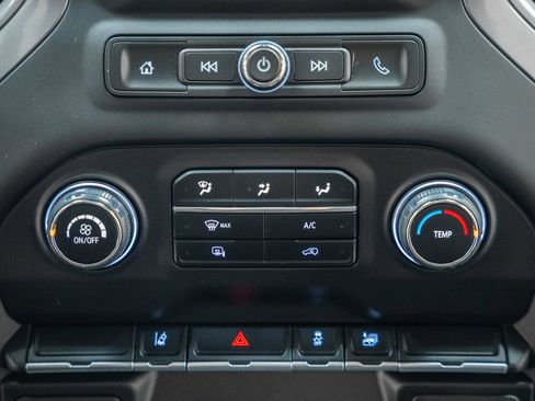 Used 2024 Chevrolet Silverado 2500 Custom image 31