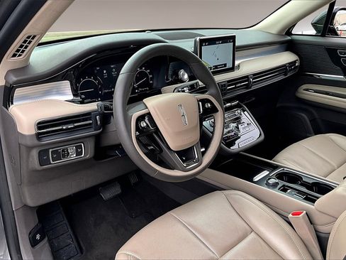 Used 2022 Lincoln Corsair AWD w/ Equipment Group 101A image 13